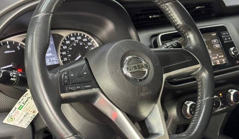 
								NISSAN KICKS ADVANCE MT 1.6L 4X2 full									