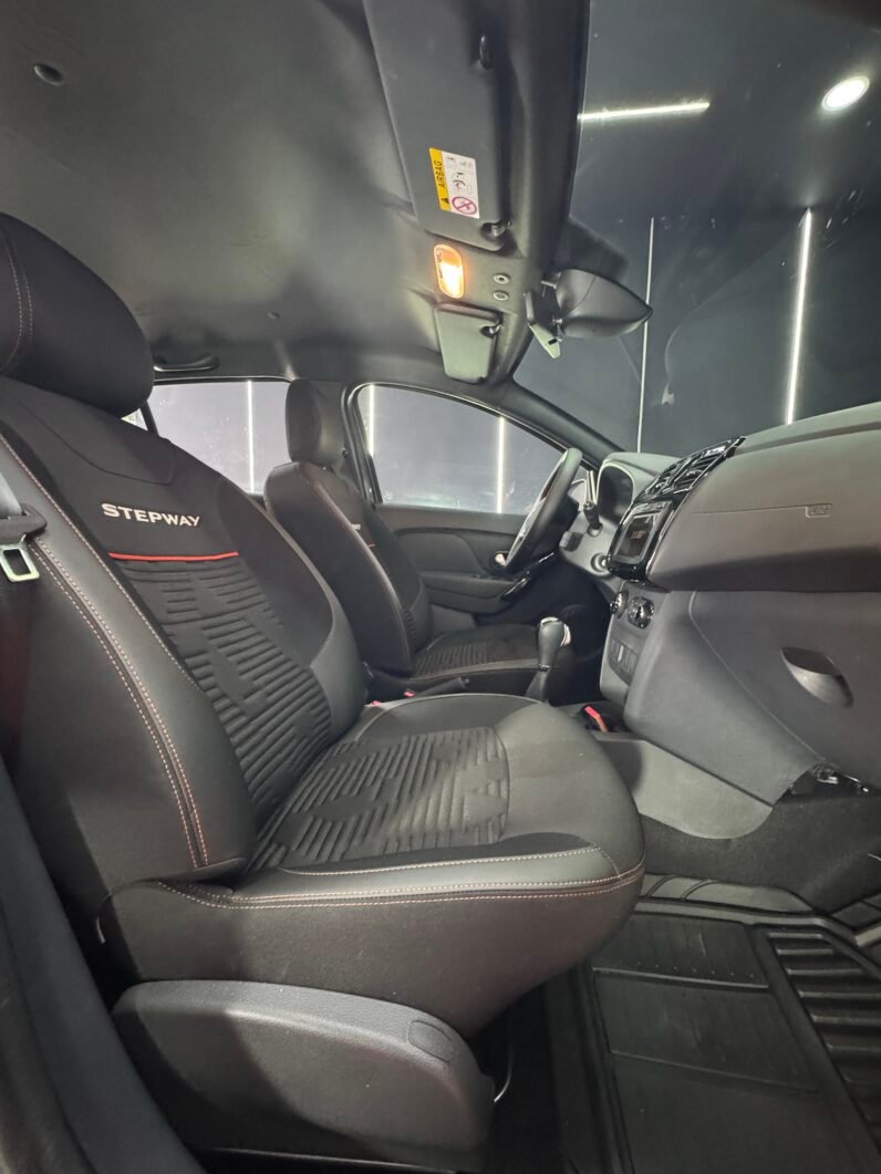 
								RENAULT STEPWAY INTENS AUT CVT 1.6 full									