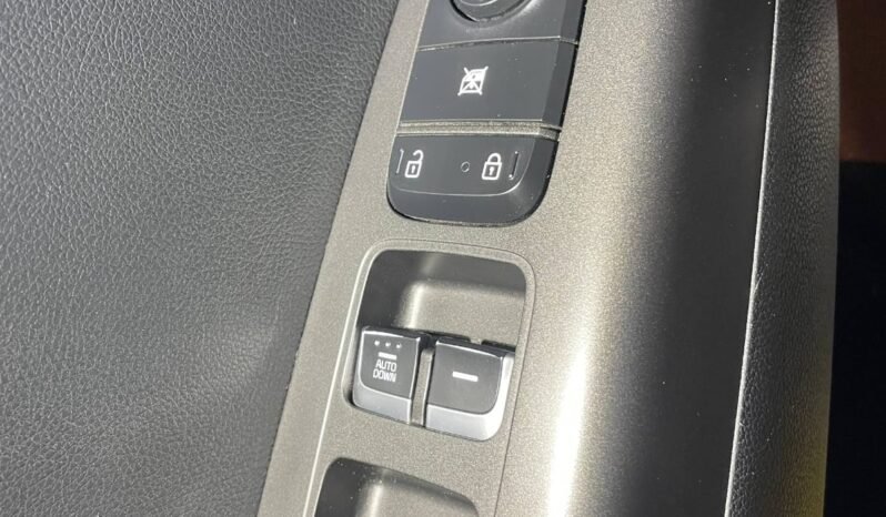 
								KIA SPORTAGE DESIRE 2.0 AT 4X2 full									