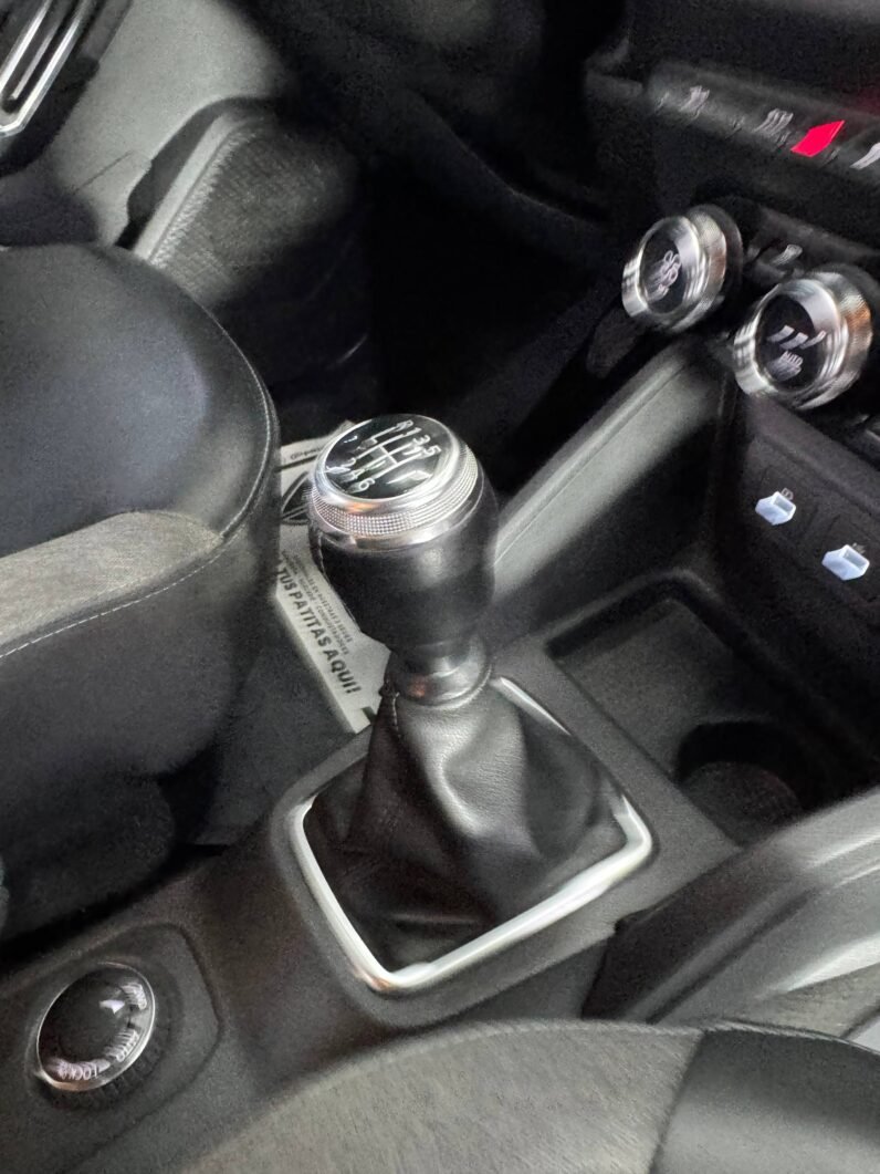 
								RENAULT DUSTER ICONIC MT 1.3T 4X4 full									