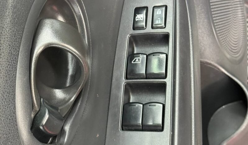 
								NISSAN VERSA DRIVE MT 1.6 SD full									