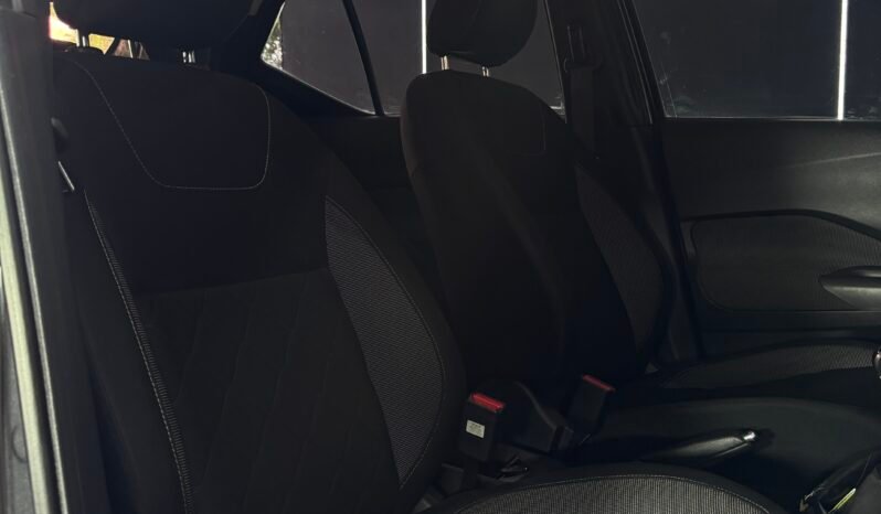 
								NISSAN KICKS ADVANCE MT 1.6L 4X2 full									