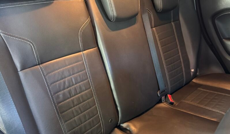 
								FORD FIESTA TITANIUM 1.600 CC MECANICO full									