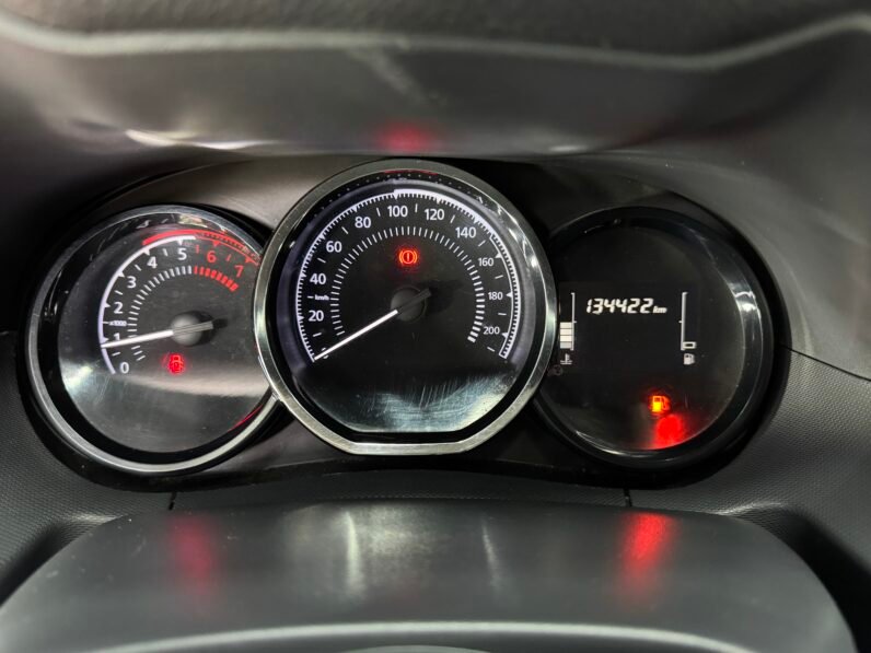 
								RENAULT DUSTER DYNAMIQUE 4X4 MT 2.0 full									