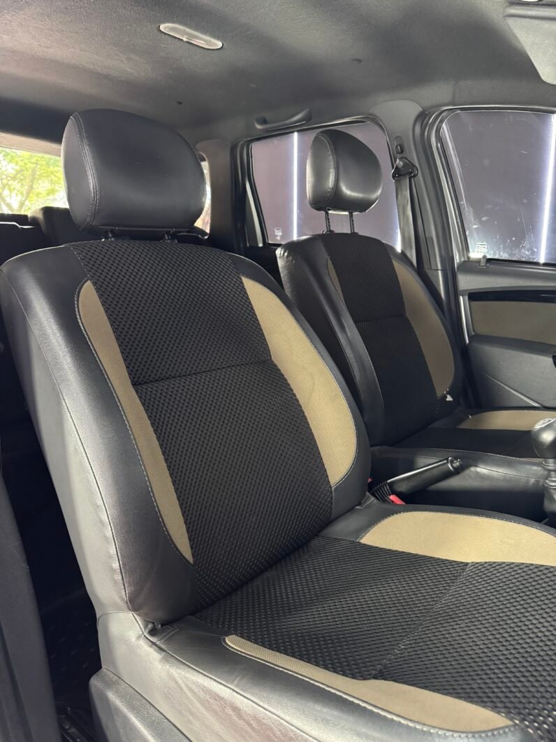 
								RENAULT DUSTER DYNAMIQUE 4X4 MT 2.0 full									