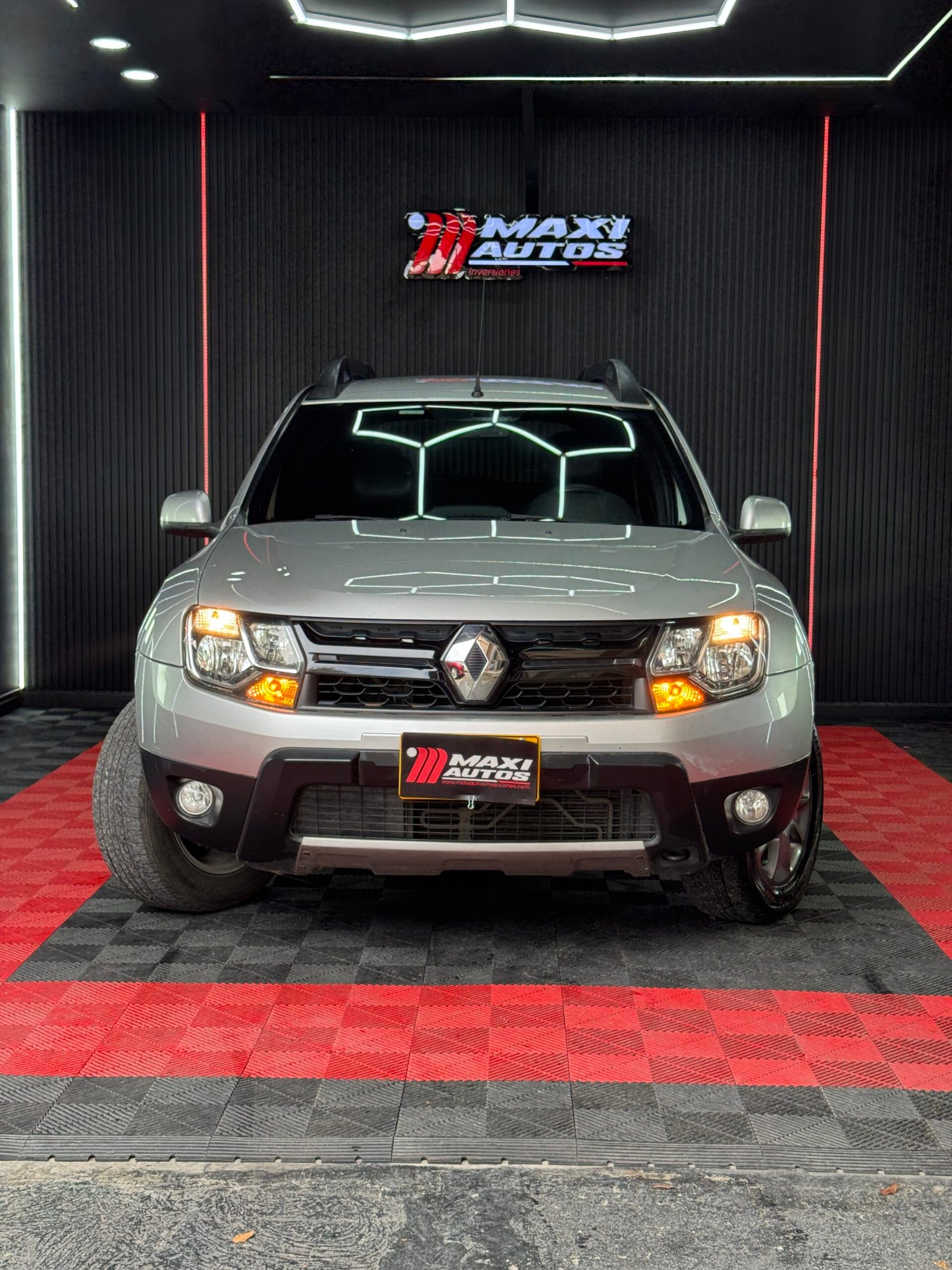 RENAULT DUSTER DYNAMIQUE 4X4 MT 2.0