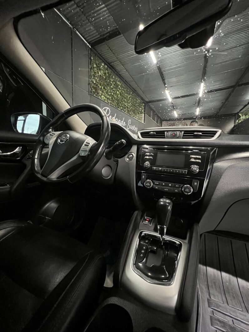 
								NISSAN QASHQAI EXCLUSIVE AT 4X4 2.0 GASOL full									