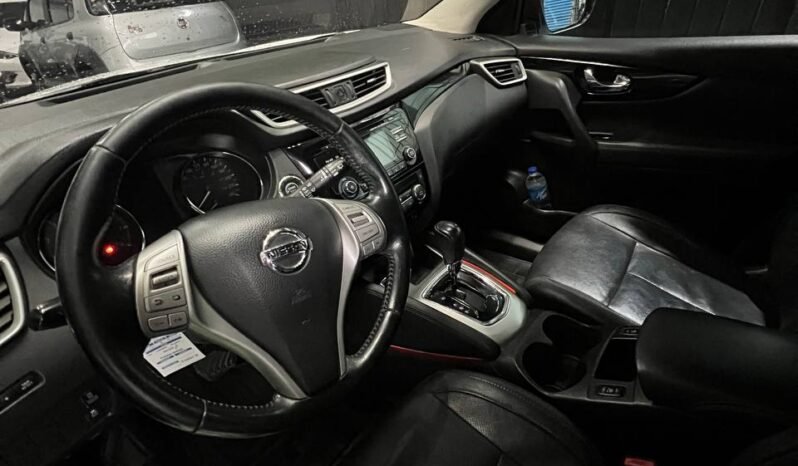 
								NISSAN QASHQAI EXCLUSIVE AT 4X4 2.0 GASOL full									