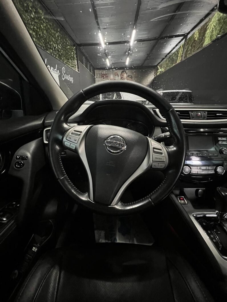 
								NISSAN QASHQAI EXCLUSIVE AT 4X4 2.0 GASOL full									