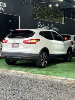 
										NISSAN QASHQAI EXCLUSIVE AT 4X4 2.0 GASOL full									