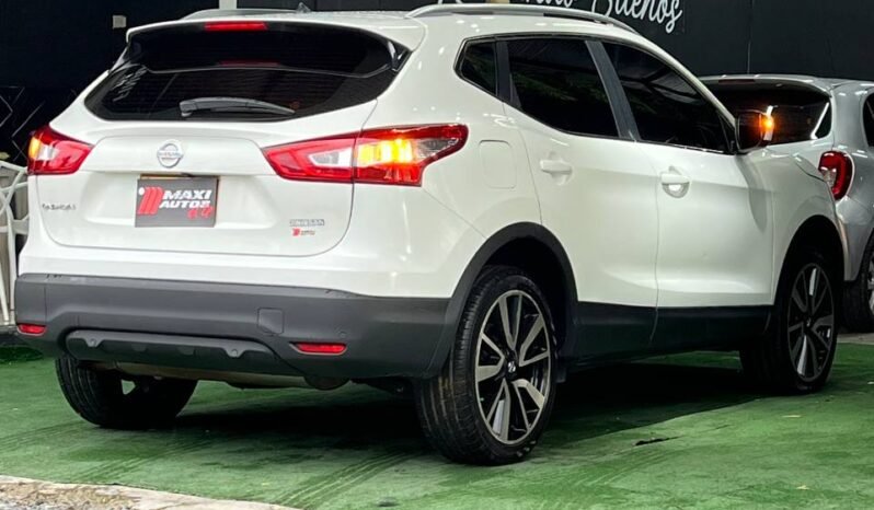 
								NISSAN QASHQAI EXCLUSIVE AT 4X4 2.0 GASOL full									