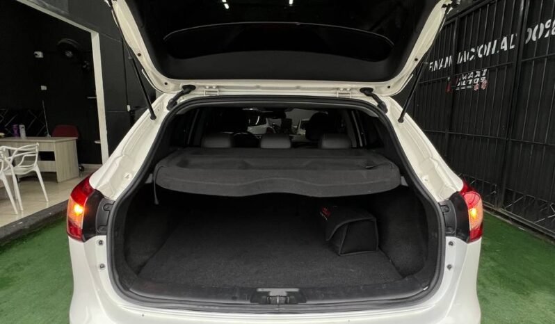 
								NISSAN QASHQAI EXCLUSIVE AT 4X4 2.0 GASOL full									