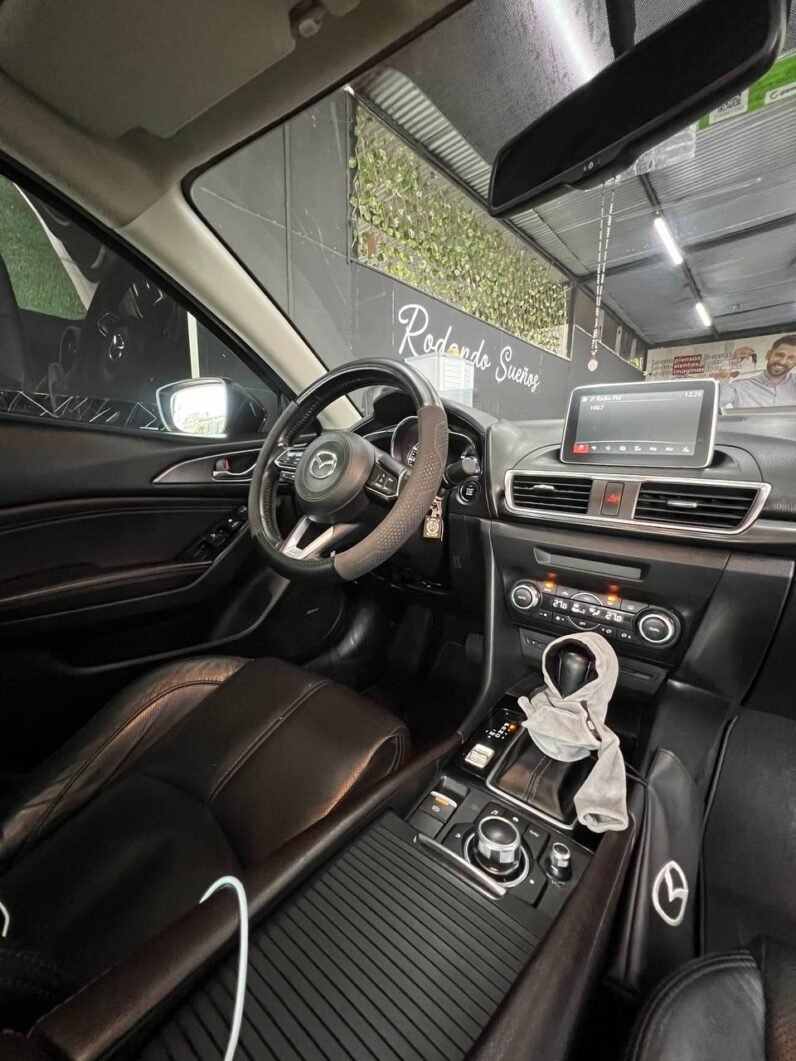 
								MAZDA 3 GRAND TOURING 2.0 AT full									