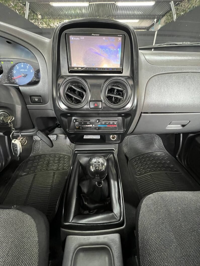 
								NISSAN D22/NP300 2.4L 4X2 GASOLINA full									