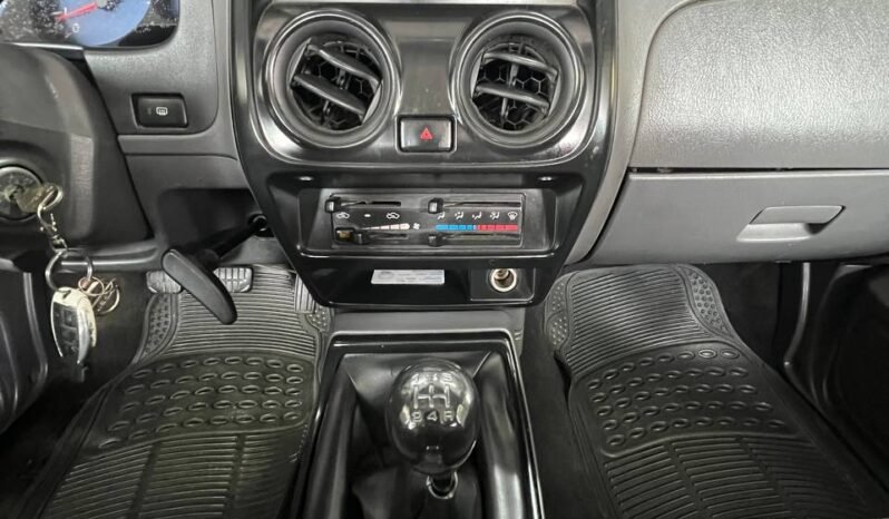 
								NISSAN D22/NP300 2.4L 4X2 GASOLINA full									