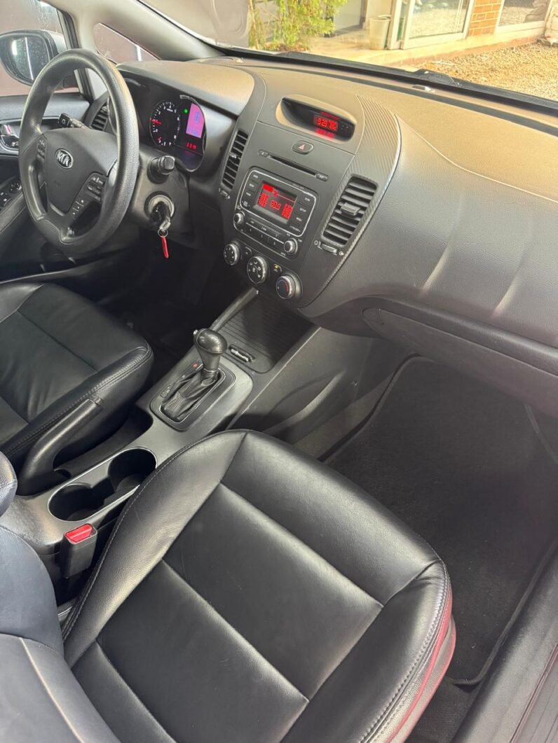 
								KIA CERATO PRO EX 1.6 AT full									