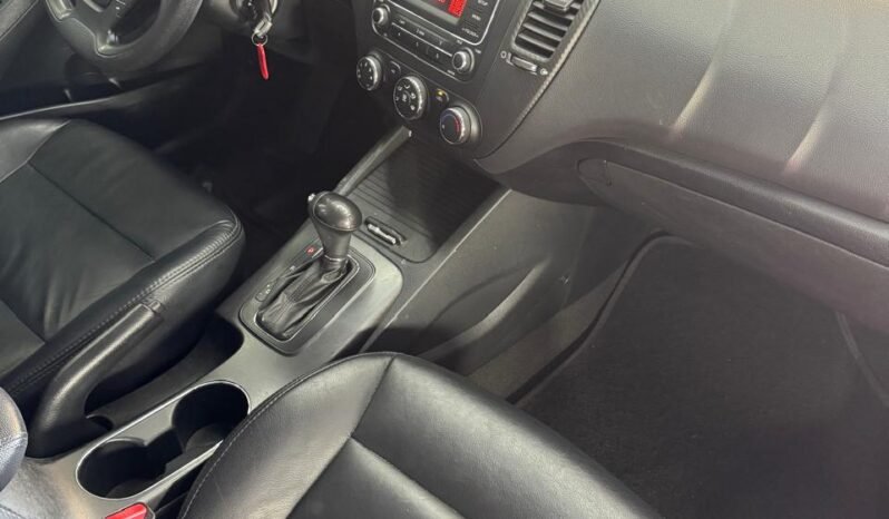 
								KIA CERATO PRO EX 1.6 AT full									