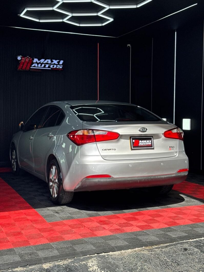 
								KIA CERATO PRO EX 1.6 AT full									