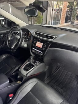 
										NISSAN QASHQAI EXCLUSIVE AT 4X4 2.0 GASOL full									
