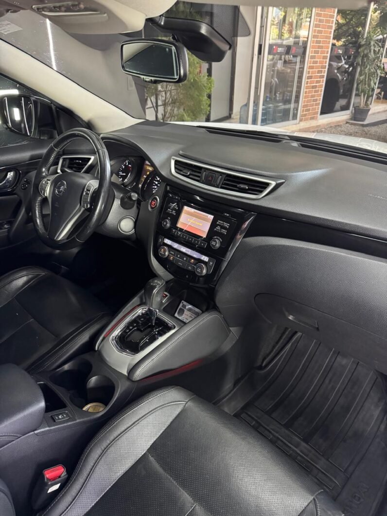 
								NISSAN QASHQAI EXCLUSIVE AT 4X4 2.0 GASOL full									