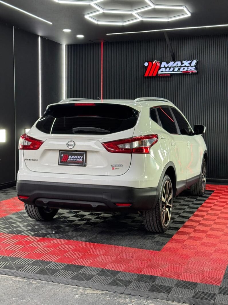 
								NISSAN QASHQAI EXCLUSIVE AT 4X4 2.0 GASOL full									