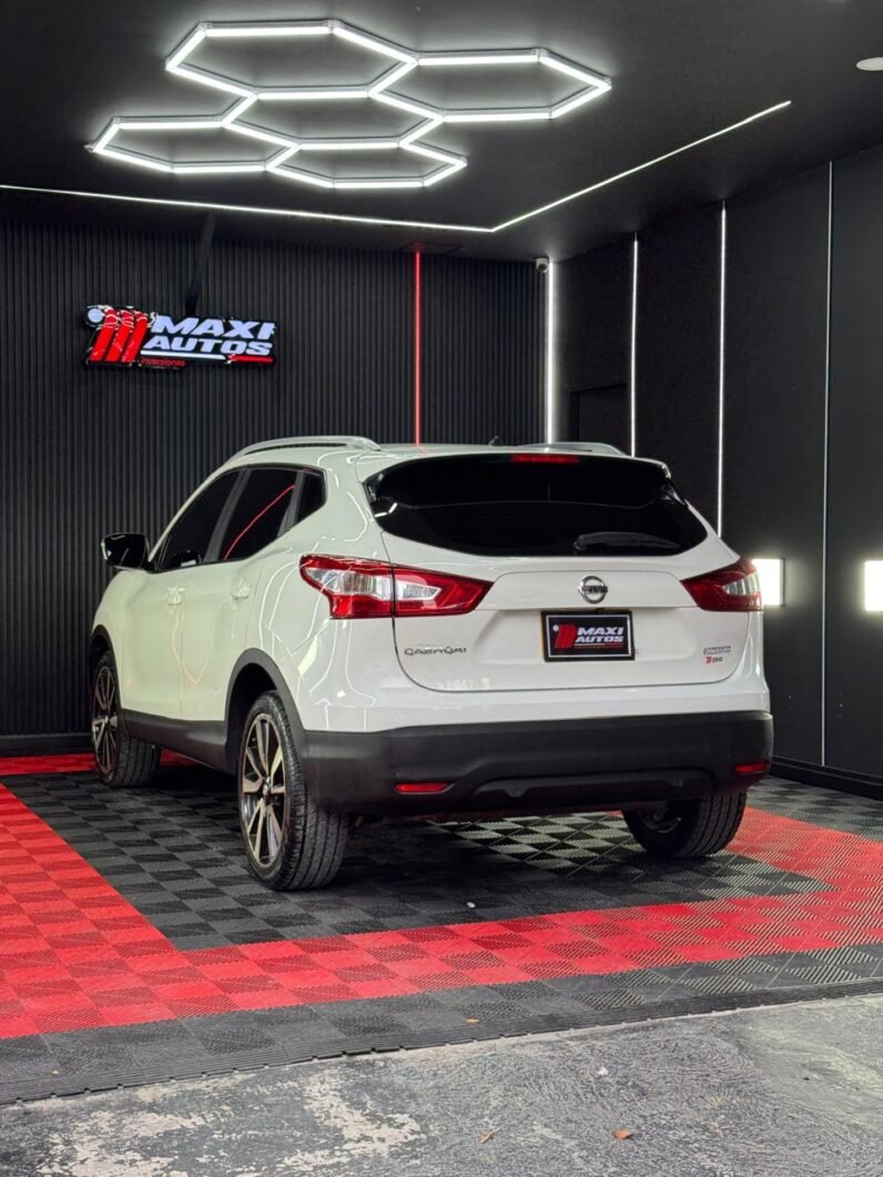 
								NISSAN QASHQAI EXCLUSIVE AT 4X4 2.0 GASOL full									