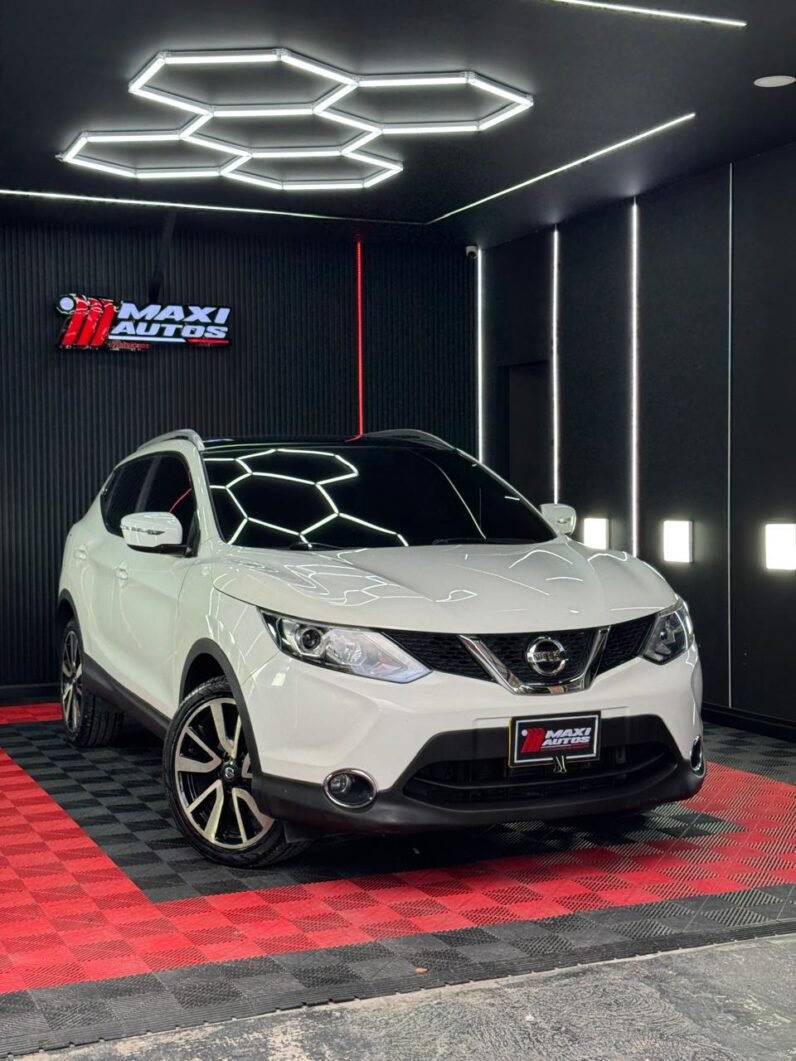 
								NISSAN QASHQAI EXCLUSIVE AT 4X4 2.0 GASOL full									