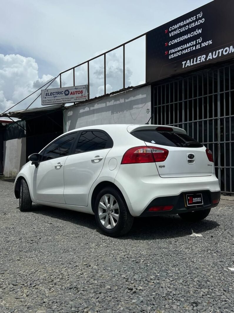 
								KIA RIO UB EX HB 1.4 MT full									