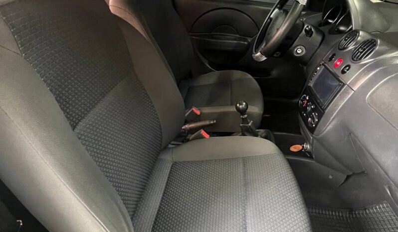 
								CHEVROLET AVEO FAMILY 1.5 MT AA SD full									