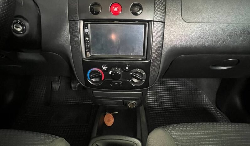 
								CHEVROLET AVEO FAMILY 1.5 MT AA SD full									