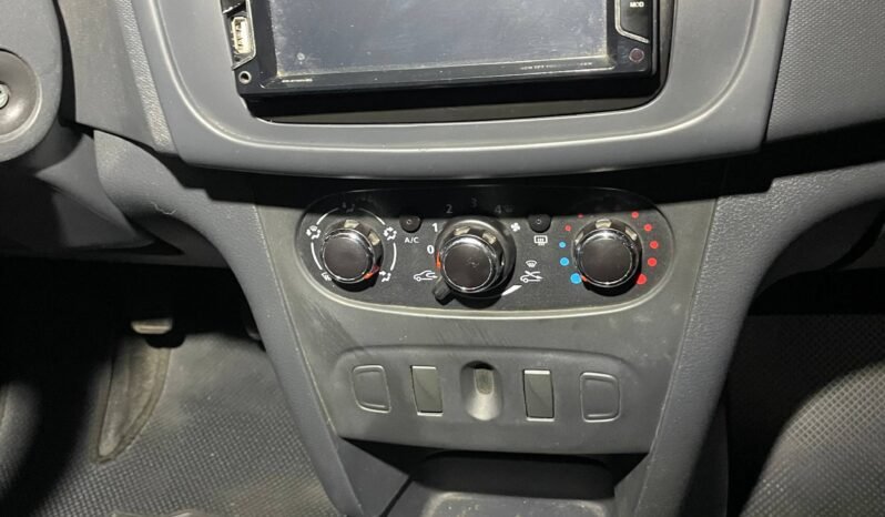 
								RENAULT SANDERO LIFE MT 1.6 HB full									