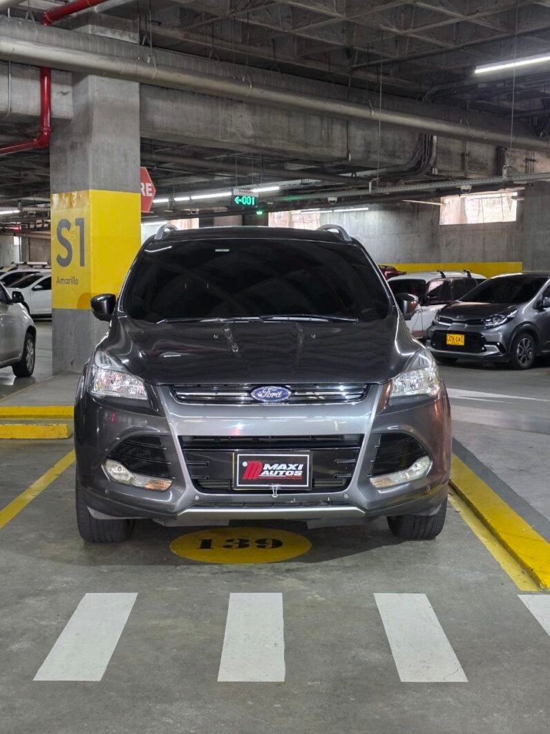 
								FORD ESCAPE TITANIUM AT 4X4 full									