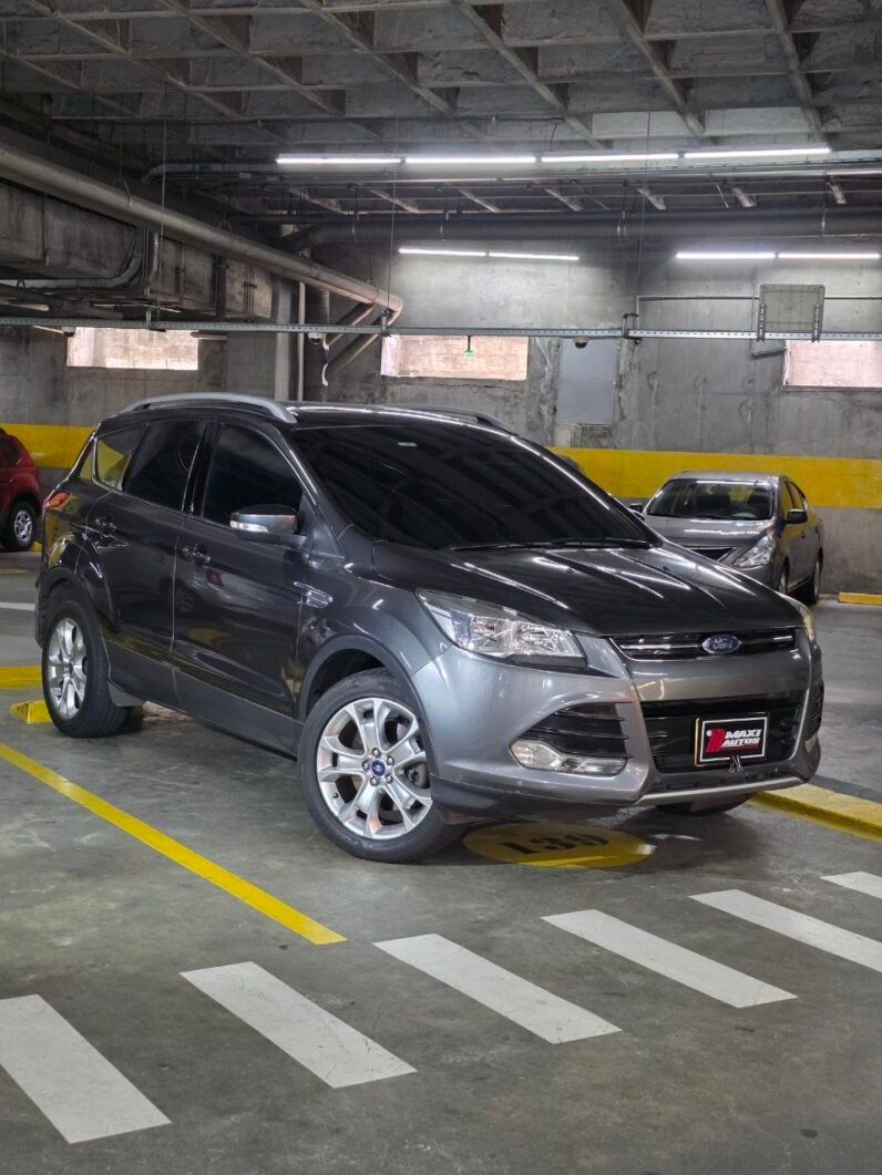 
								FORD ESCAPE TITANIUM AT 4X4 full									
