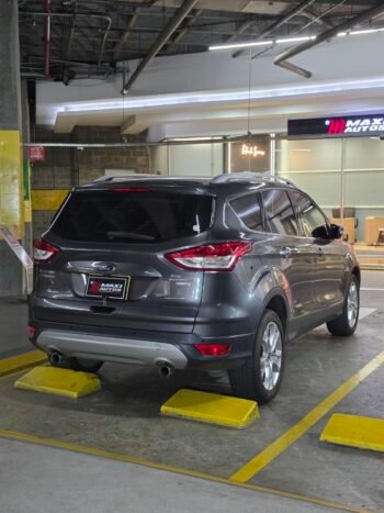 FORD ESCAPE TITANIUM AT 4X4