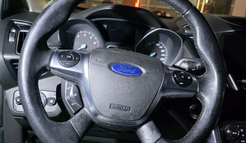 
								FORD ESCAPE TITANIUM AT 4X4 full									