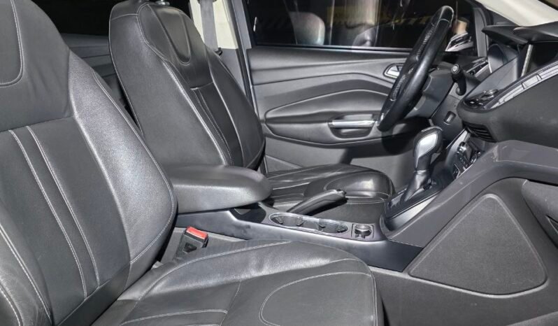 
								FORD ESCAPE TITANIUM AT 4X4 full									