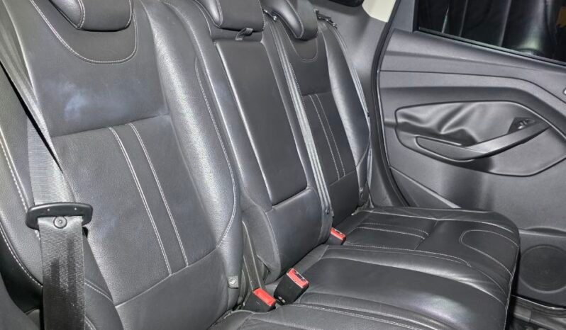 
								FORD ESCAPE TITANIUM AT 4X4 full									