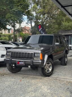 JEEP CHEROKEE LAREDO 4.0L MT