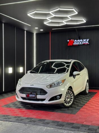 FORD FIESTA TITANIUM AT 1.6