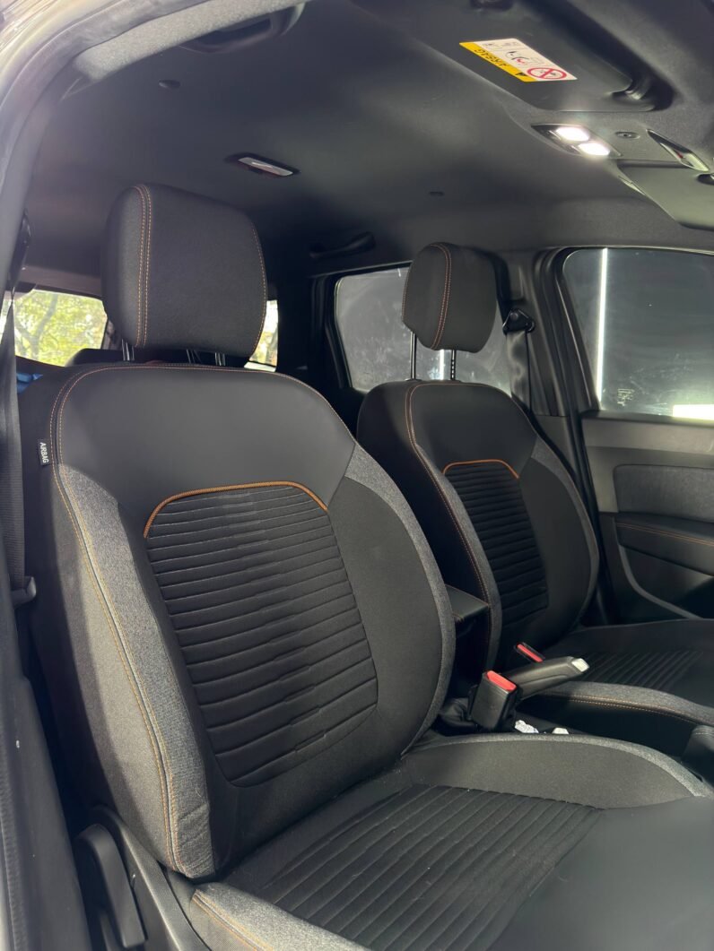 
								RENAULT DUSTER ICONIC 1.3 AT 4*2 full									