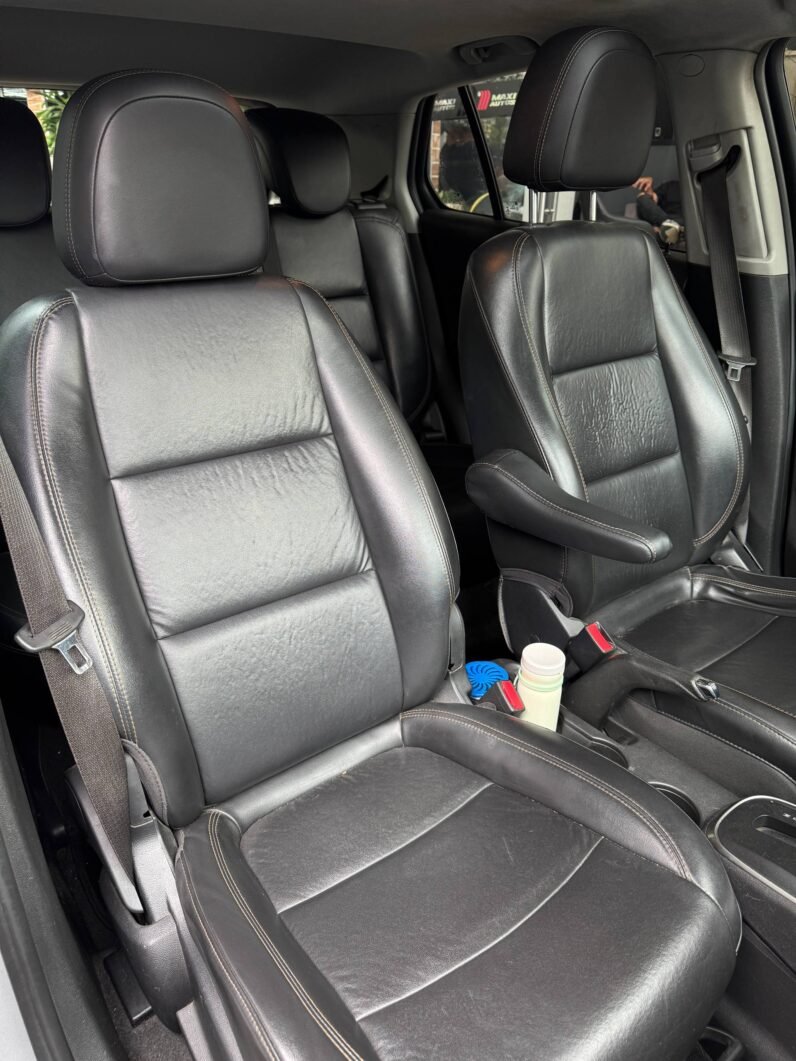 
								CHEVROLET TRACKER LTZ AT 4X4 1.8 CON GAS NATURAL VEHICULAR full									