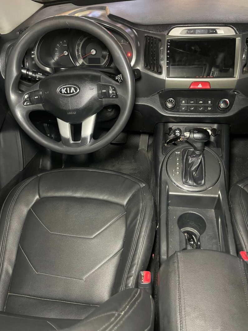 
								KIA SPORTAGE REVOLUTION 4X4 DIESEL full									