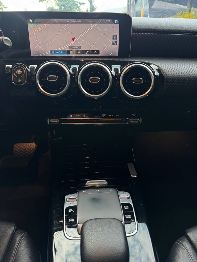 
								MERCEDES-BENZ A200 SEDAN AT 1.3CC TURBO full									