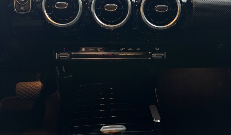
								MERCEDES-BENZ A200 SEDAN AT 1.3CC TURBO full									
