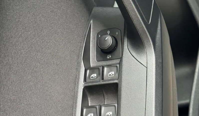 
								SEAT ARONA FR AUT 1.6L full									
