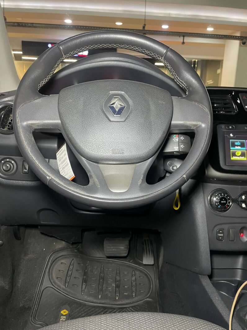 
								RENAULT LOGAN PRIVILEGE AT 1.6 SD full									