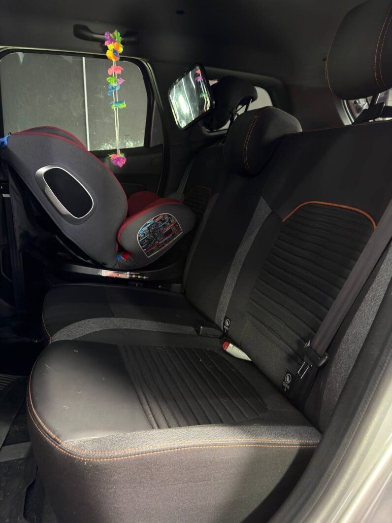 
								RENAULT DUSTER ICONIC 1.3 AT 4*2 full									