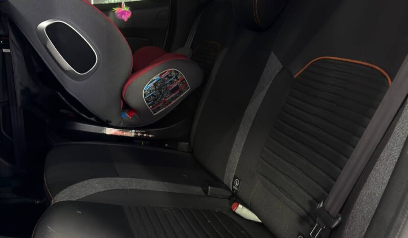 
								RENAULT DUSTER ICONIC 1.3 AT 4*2 full									