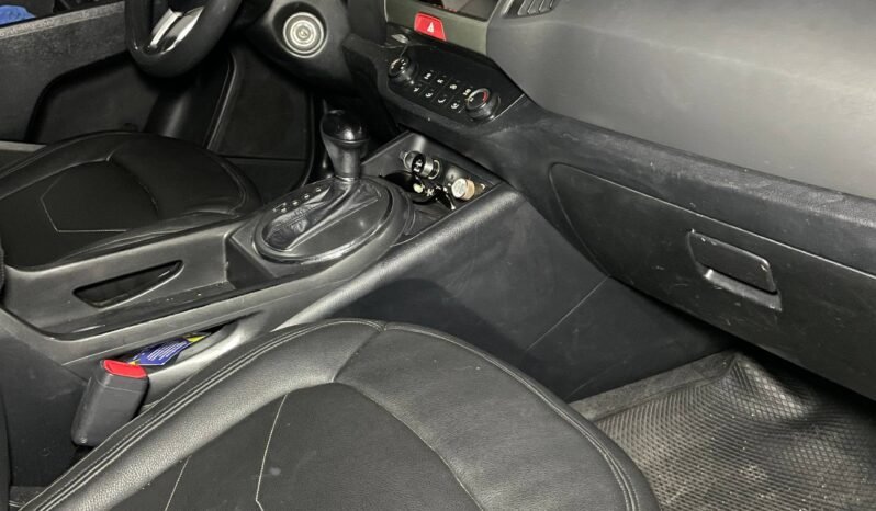 
								KIA SPORTAGE REVOLUTION 4X4 DIESEL full									