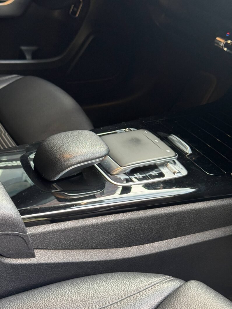 
								MERCEDES-BENZ A200 SEDAN AT 1.3CC TURBO full									